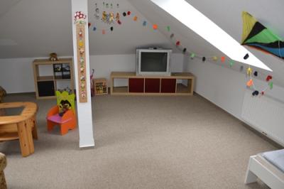 Oberes Zimmer mit TV